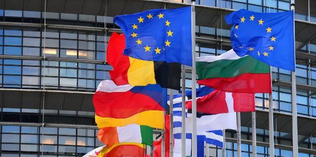 第二个默克尔出现<strong></p>
<p>虚拟币套利交易软件</strong>，给欧洲指了明路！中方发出邀请，首个赢家出现