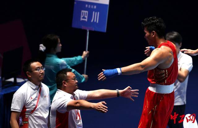 全运会拳击男子80公斤级决赛<strong></p>
<p>虚拟币套利交易软件</strong>，王小保夺冠！