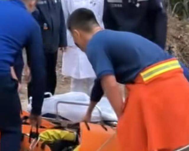 “我来个跳的”！女驴友不慎摔下巨石<strong></p>
<p>虚拟币扭曲市场</strong>，目击者：粉碎性骨折