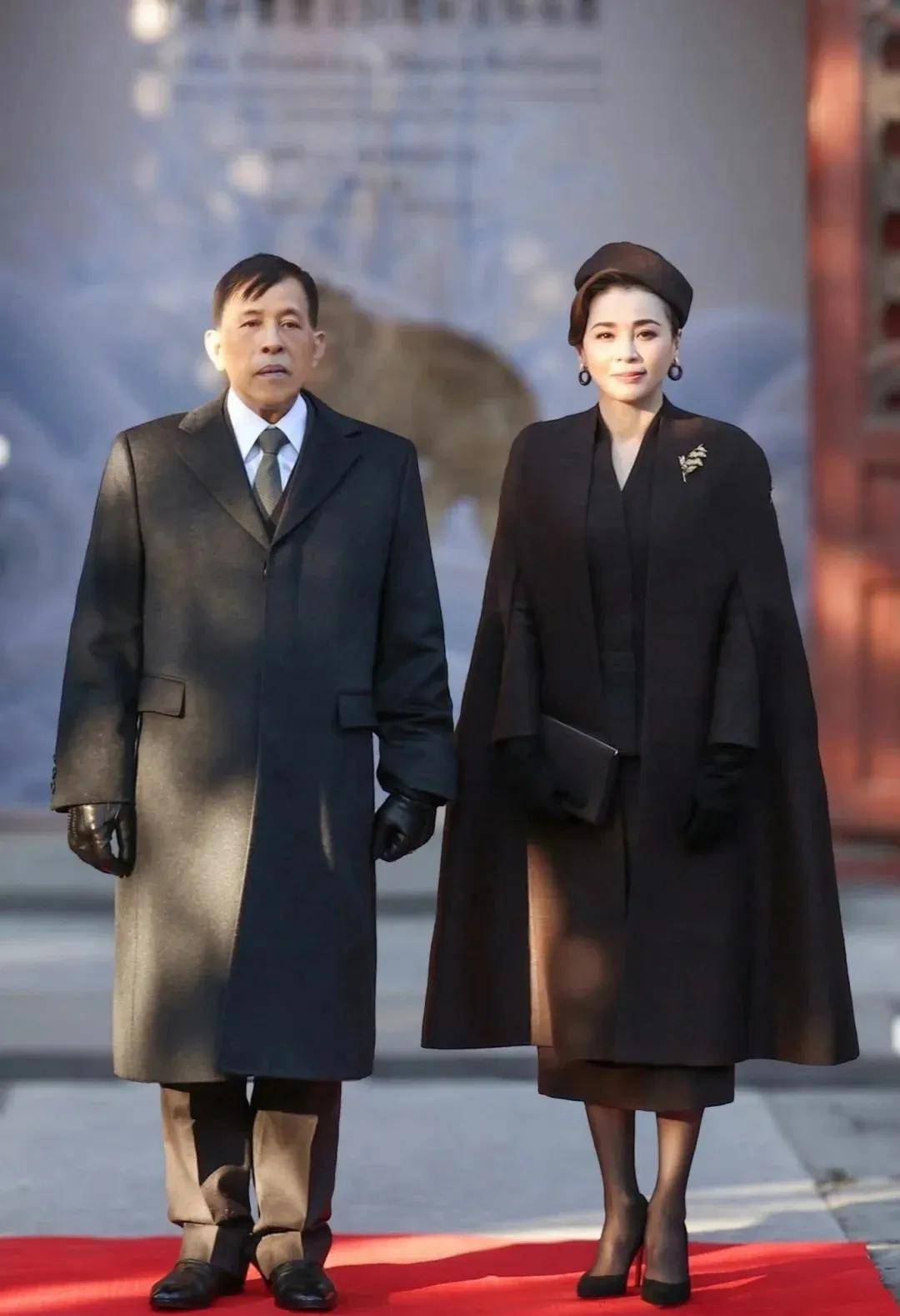 泰国王后访华“穿搭九宫格”出圈<strong></p>
<p>虚拟币中逆市</strong>，隆重珠宝展现用心诚意