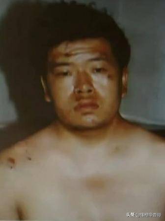 无间道？山西警察中队长抢运钞车<strong></p>
<p>真币虚拟货币</strong>，被同事百发子弹乱枪击毙