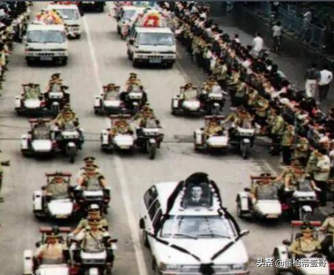 无间道？山西警察中队长抢运钞车<strong></p>
<p>真币虚拟货币</strong>，被同事百发子弹乱枪击毙