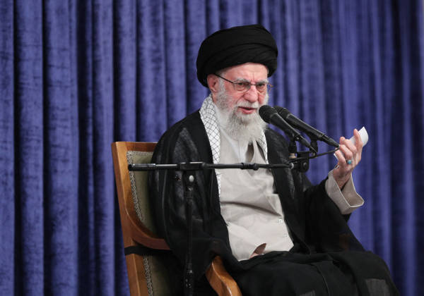 “罕见”<strong></p>
<p>真币虚拟货币</strong>，伊朗情报部长公开指责：美以密谋刺杀哈梅内伊