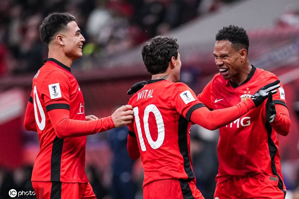 继续垫底<strong></p>
<p>真币虚拟货币</strong>！亚冠-林皇2射1传维塔尔世界波 海港主场1-3首尔