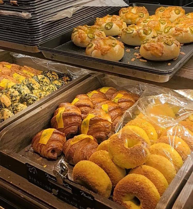 30元的蛋挞、50元的吐司、“店里永远排长队”……面包咋越来越贵<strong></p>
<p>真币虚拟货币</strong>？