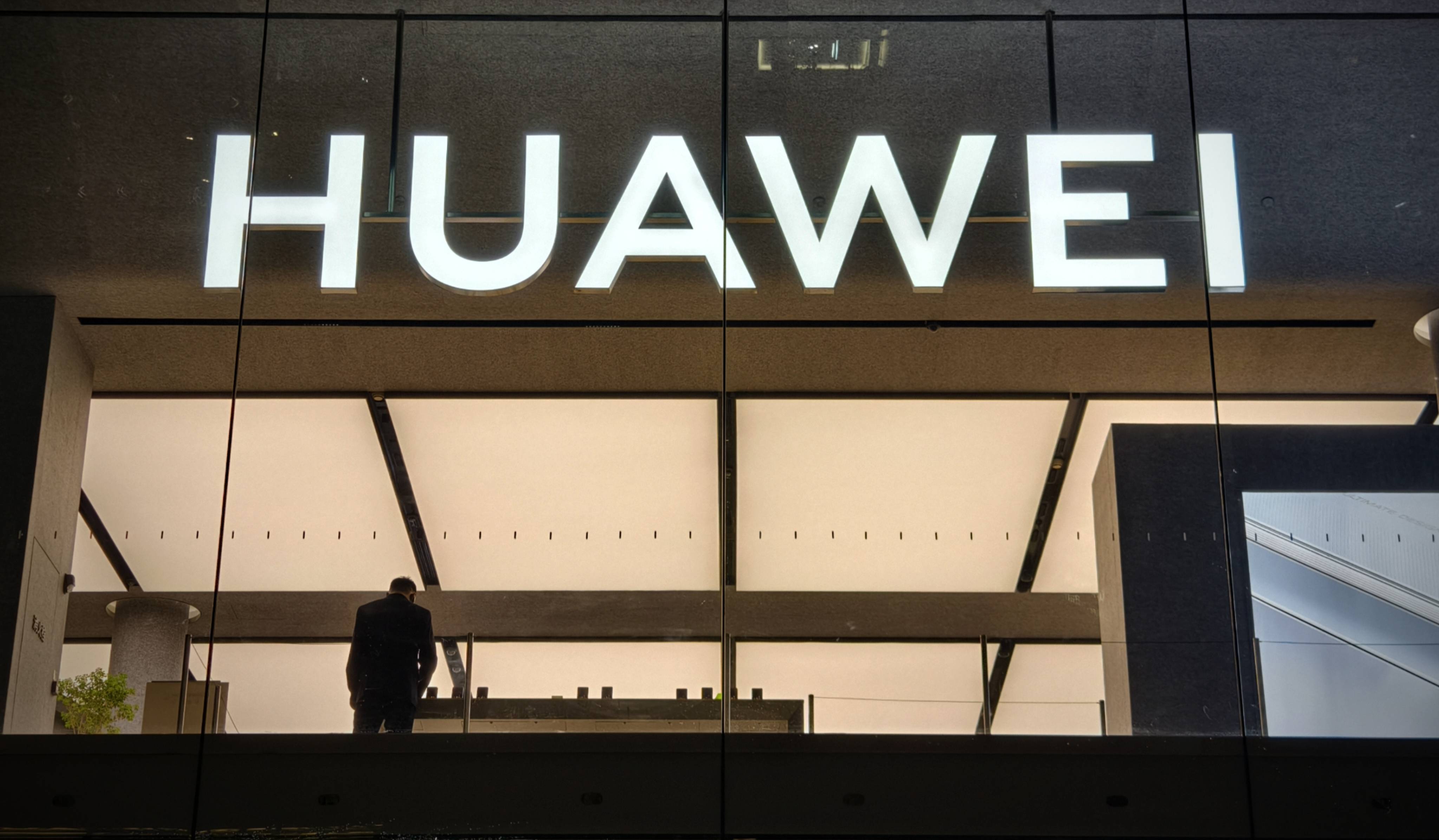 独家｜华为Mate80首批备货30万台左右<strong></p>
<p>虚拟币线图讲解</strong>，渠道商称“定价很有魄力”