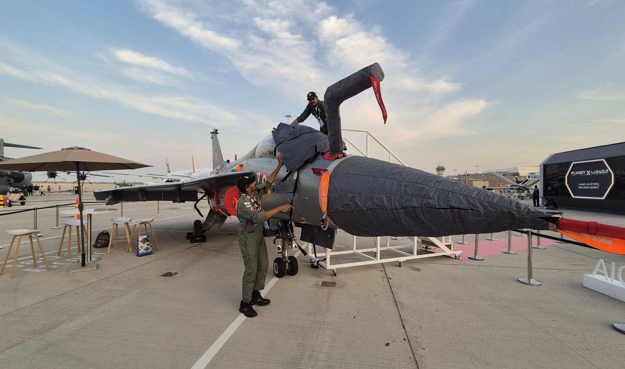 印度光辉坠机<strong></p>
<p>虚拟币线图讲解</strong>，美印爆发吵架，破口大骂发动机后，美军献上加油机