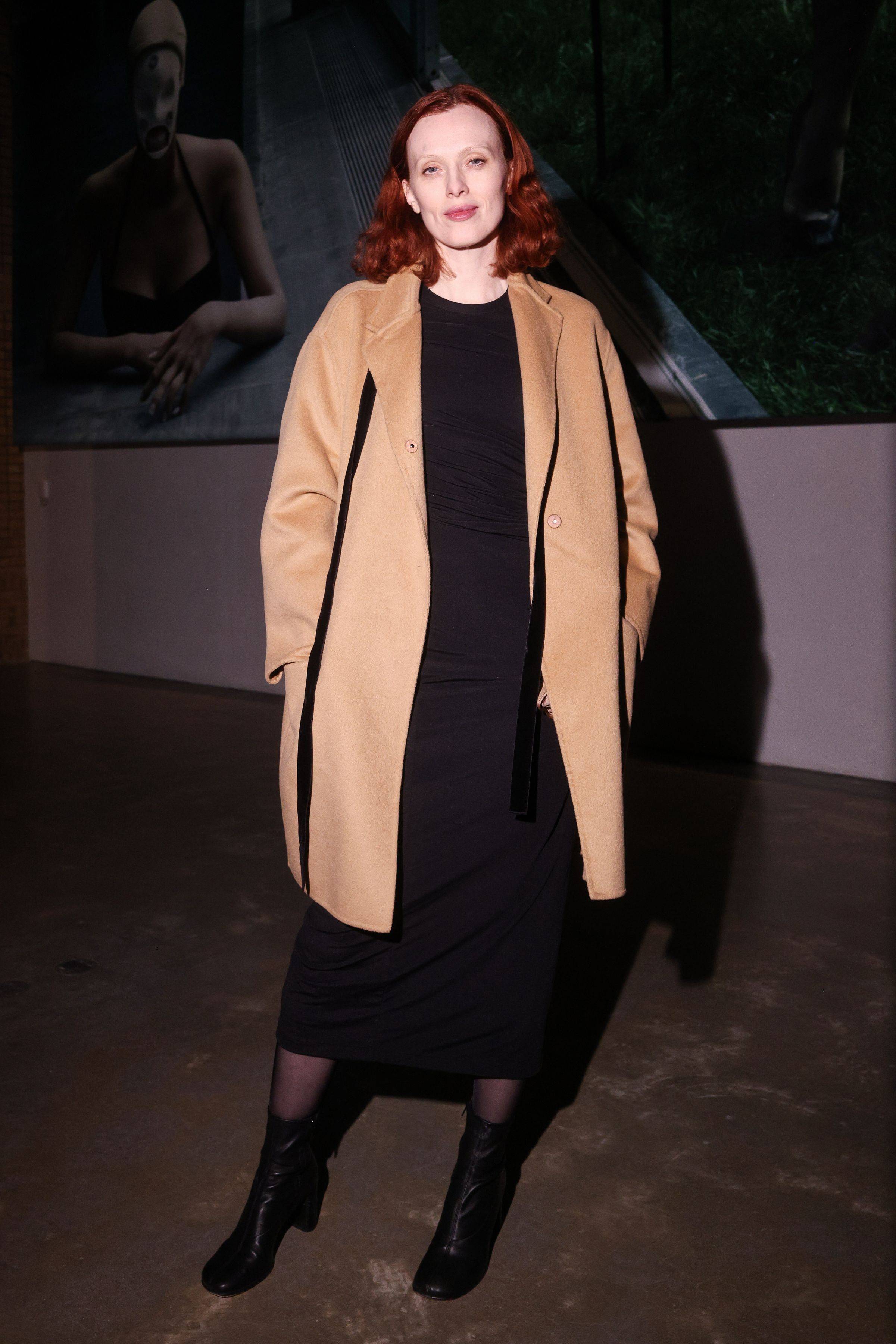 巩俐、梅姨、高圆圆...Power女性冬天少不了一件驼色大衣<strong></p>
<p>查询虚拟币</strong>！