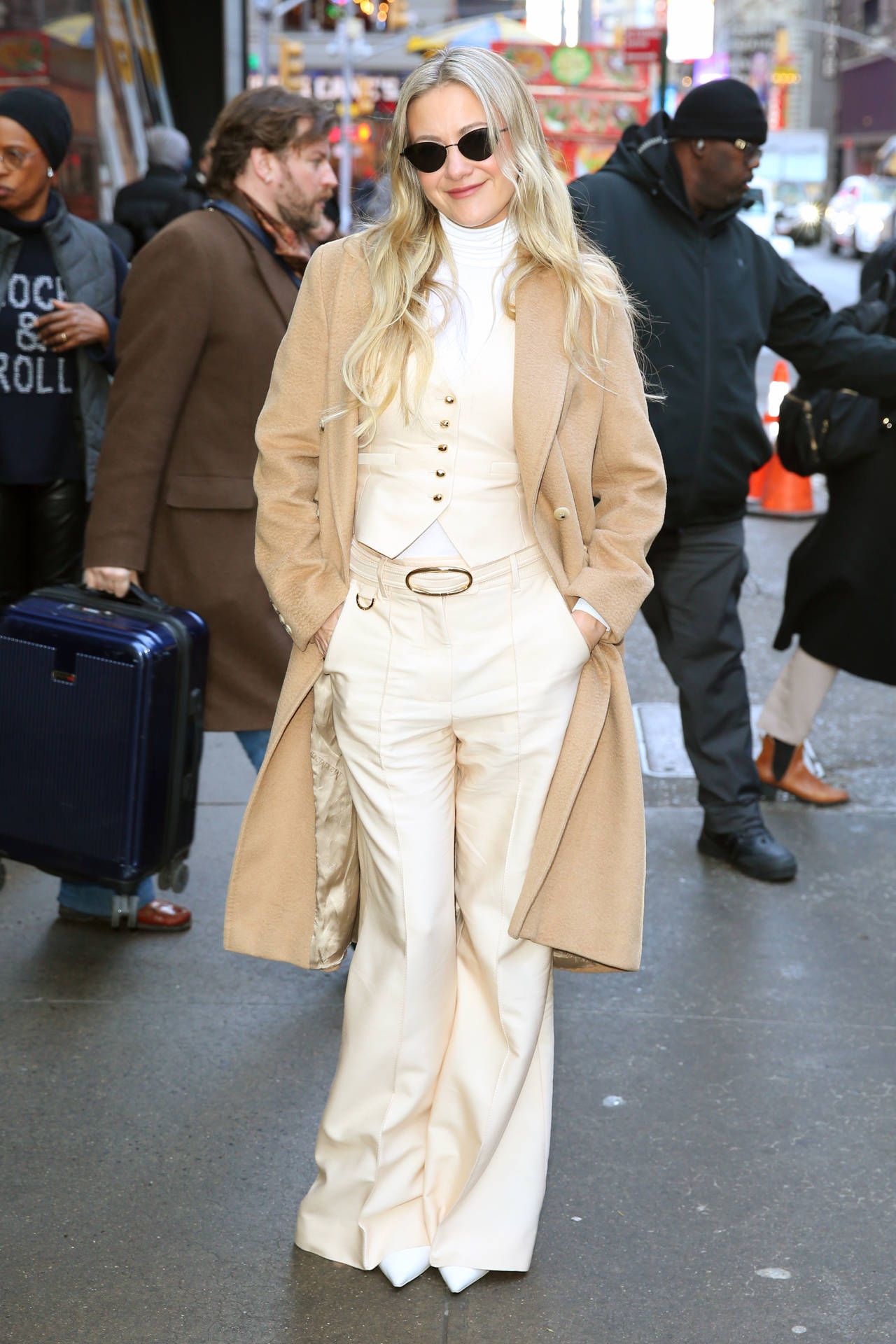 巩俐、梅姨、高圆圆...Power女性冬天少不了一件驼色大衣<strong></p>
<p>查询虚拟币</strong>！