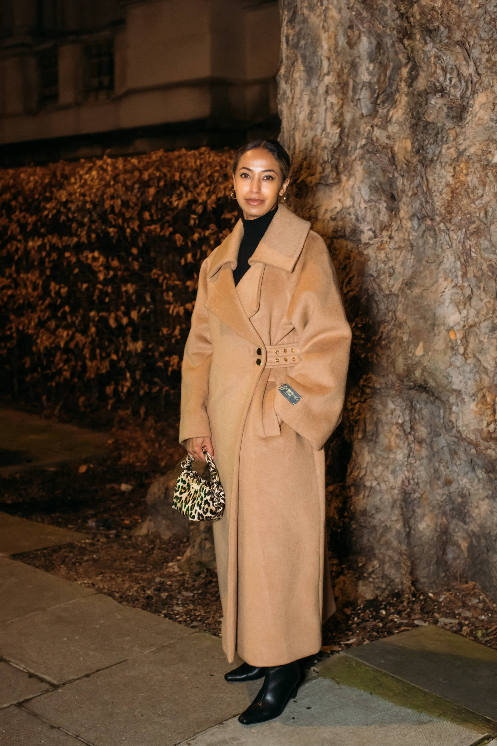 巩俐、梅姨、高圆圆...Power女性冬天少不了一件驼色大衣<strong></p>
<p>查询虚拟币</strong>！