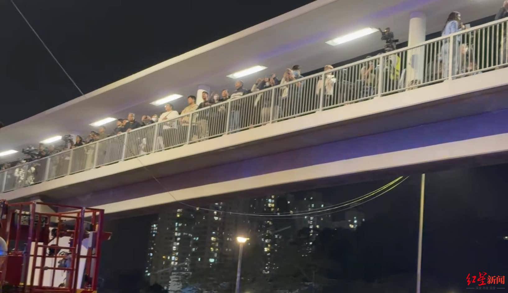 红星新闻实探香港宏福苑大火现场：警员称第一次遇到这么大火<strong></p>
<p>查询虚拟币</strong>，餐厅老板自发为救援人员送餐