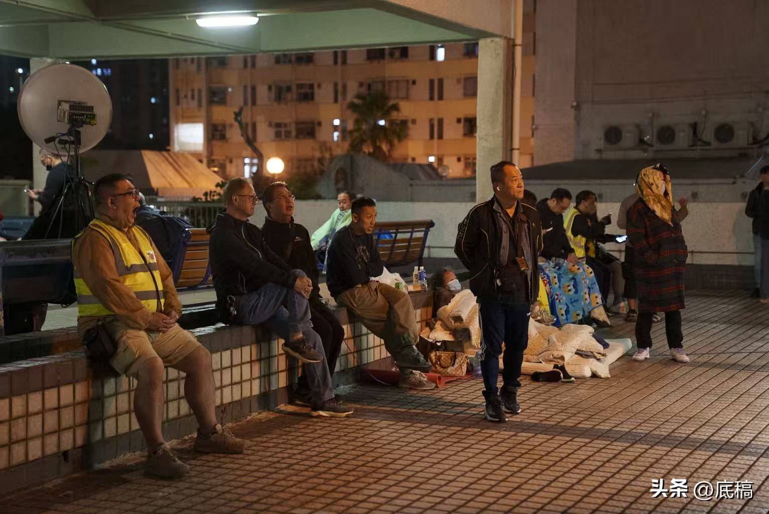香港宏福苑大火中的一夜：“眼睁睁看着整栋楼被烧”<strong></p>
<p>比特币带动其他虚拟货币</strong>，有住户称母亲仍失联