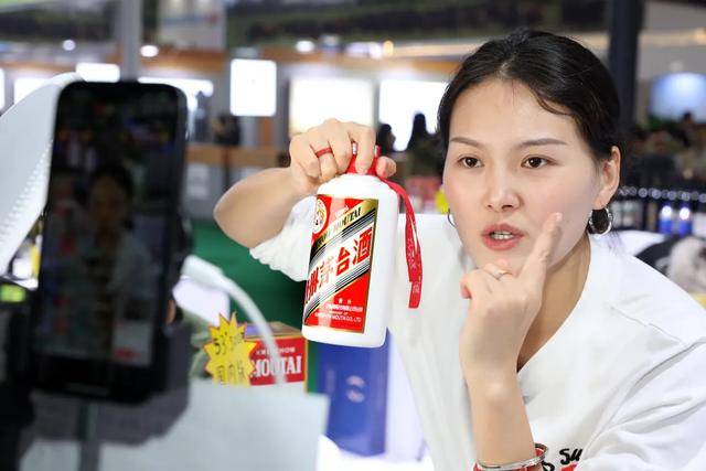 飞天茅台快逼近1499元<strong></p>
<p>比特币带动其他虚拟货币</strong>了