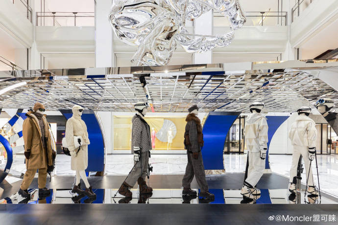 王楚然一席蓝色复古裙惊艳成都<strong></p>
<p>比特币带动其他虚拟货币</strong>，欧阳娜娜一身LV看展愈加熟女风！