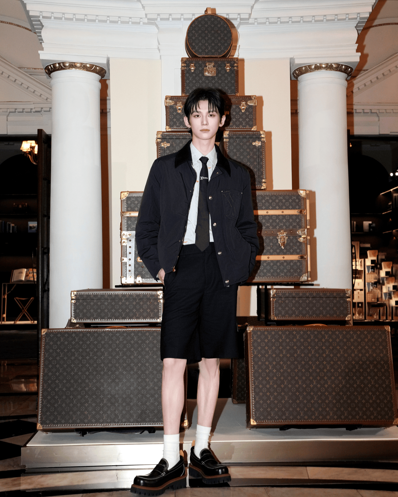 王楚然一席蓝色复古裙惊艳成都<strong></p>
<p>比特币带动其他虚拟货币</strong>，欧阳娜娜一身LV看展愈加熟女风！