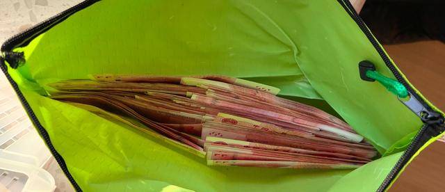 房子要卖了<strong></p>
<p>btw虚拟币总量</strong>，两万多现金和珍贵邮票却落在里面，还好有他