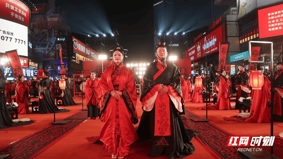 汶川地震被救起的女孩<strong></p>
<p>虚拟币温馨提示</strong>，17年后和救她的军人结婚了