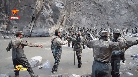 第一个扑向祁团长的印军黄种人面孔<strong></p>
<p>虚拟币温馨提示</strong>，他到底是什么人？