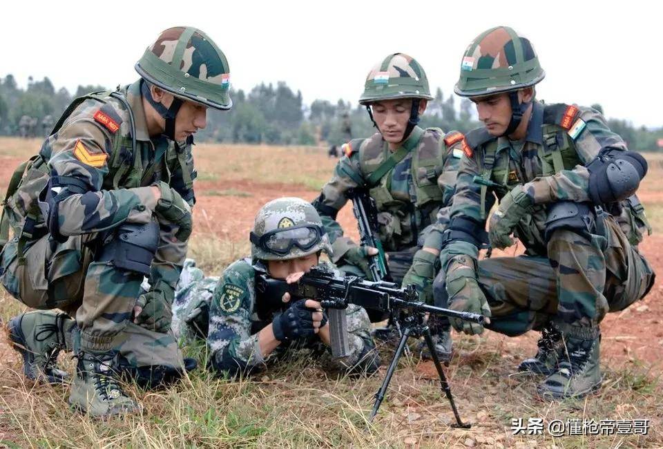 第一个扑向祁团长的印军黄种人面孔<strong></p>
<p>虚拟币温馨提示</strong>，他到底是什么人？