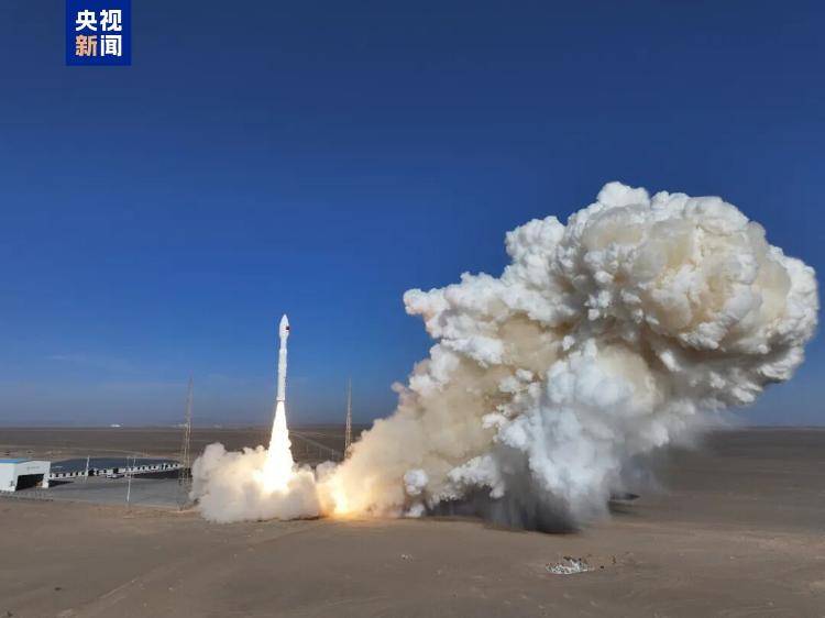 我国成功发射阿联酋813卫星等9颗卫星