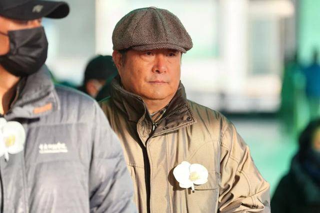 何晴之子追思：妈妈很喜欢雪<strong></p>
<p>甲骨文虚拟币的英文代码</strong>，北京这场雪好像是为她而下