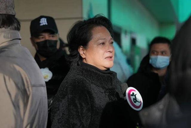 何晴之子追思：妈妈很喜欢雪<strong></p>
<p>甲骨文虚拟币的英文代码</strong>，北京这场雪好像是为她而下