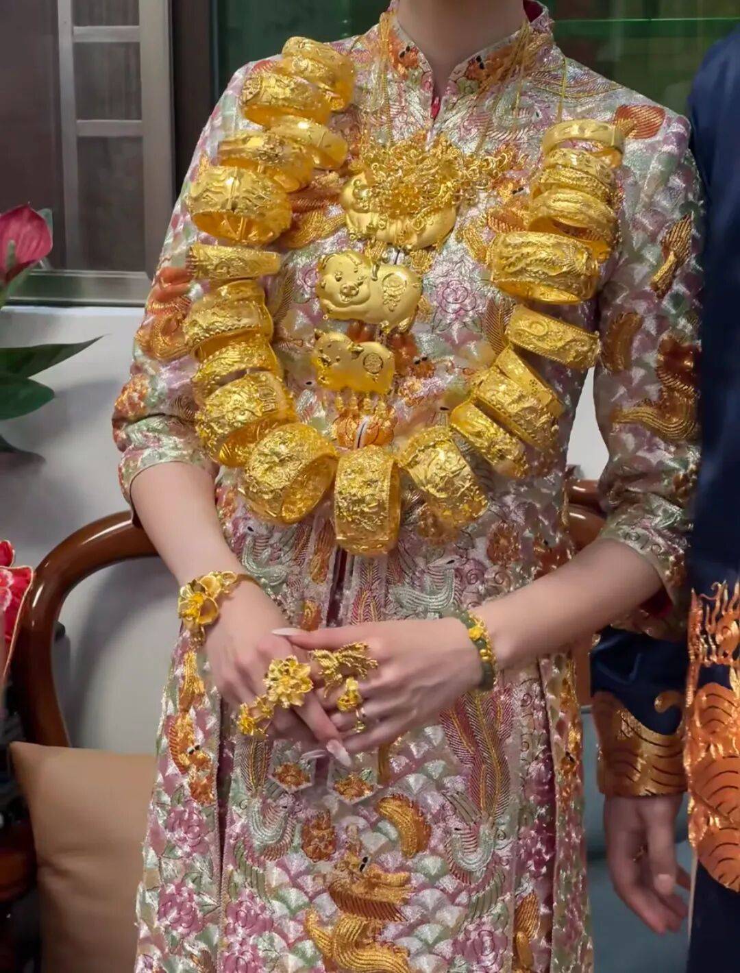 潮汕老板卖0.1克黄金<strong></p>
<p>甲骨文虚拟币的英文代码</strong>，今年已进账62亿