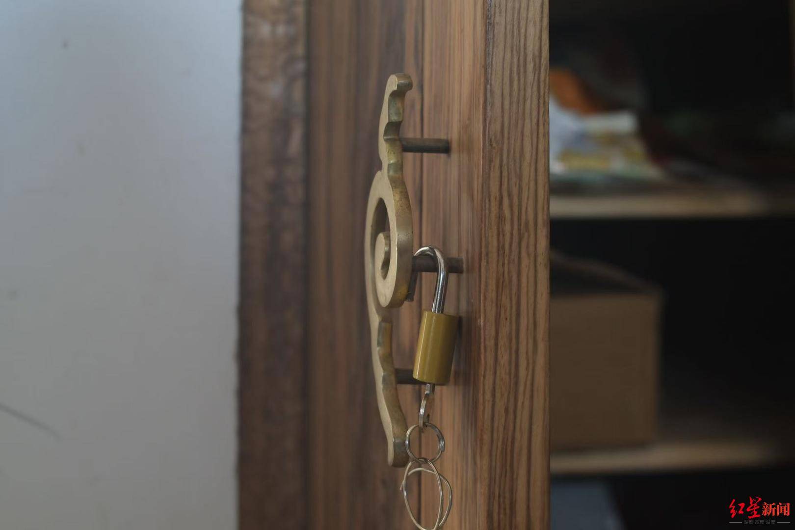 8岁自闭症男童苍山走失后身亡 深陷漩涡的父母：<strong></p>
<p>甲骨文虚拟币的英文代码</strong>我们全家都在用爱托举这个孩子丨2025未完待续