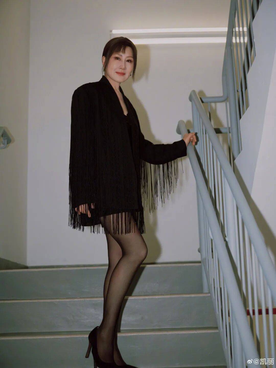 63岁女演员张凯丽晒照<strong></p>
<p>国内虚拟币钱包</strong>，黑丝袜配高跟鞋，曾表示：年龄阻挡不了追求美的脚步