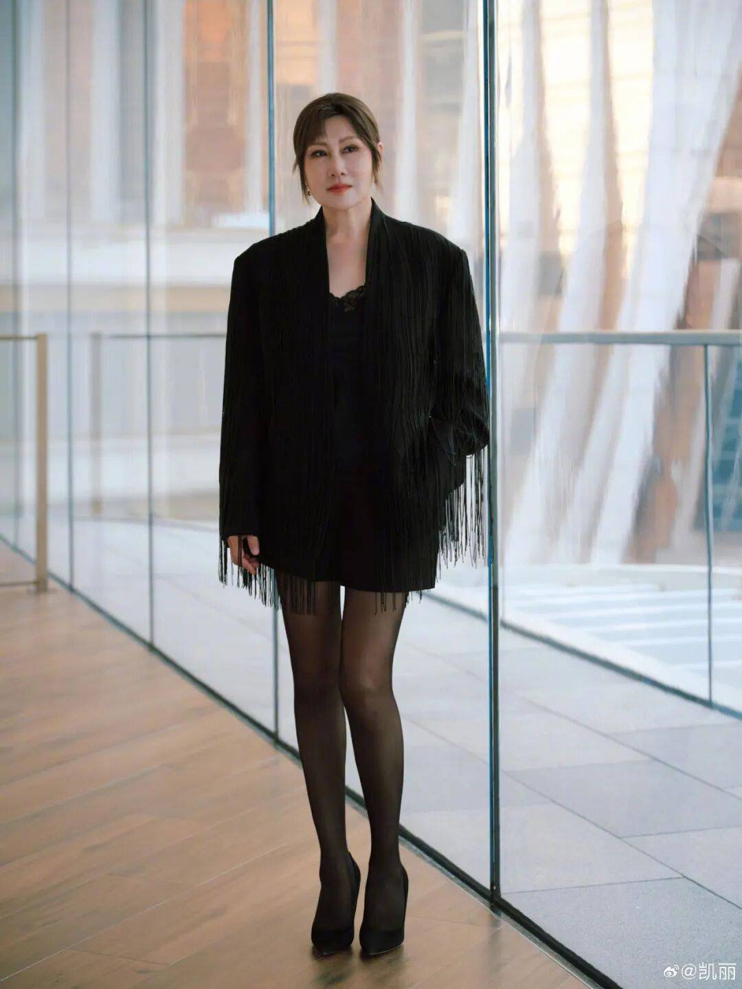 63岁女演员张凯丽晒照<strong></p>
<p>国内虚拟币钱包</strong>，黑丝袜配高跟鞋，曾表示：年龄阻挡不了追求美的脚步