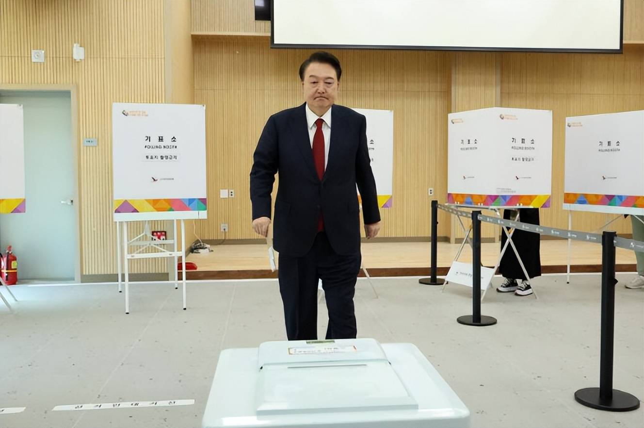 致命一击？金建希招出来的最新口供<strong></p>
<p>关于区块链和虚拟币</strong>，成了压垮尹锡悦的最后一根稻草