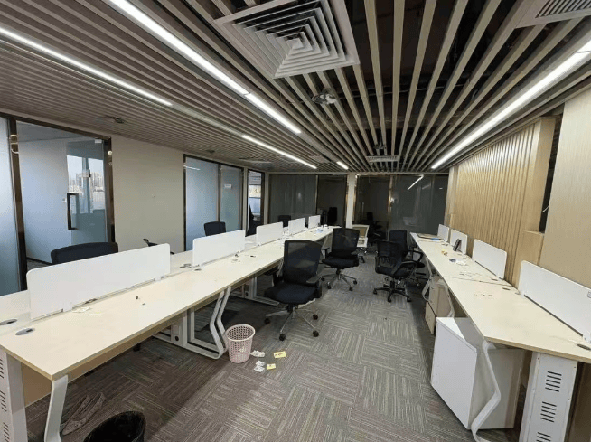 突然爆雷<strong></p>
<p>结算平台虚拟币支付</strong>，深圳总部已人去楼空，有人投入700多万元……