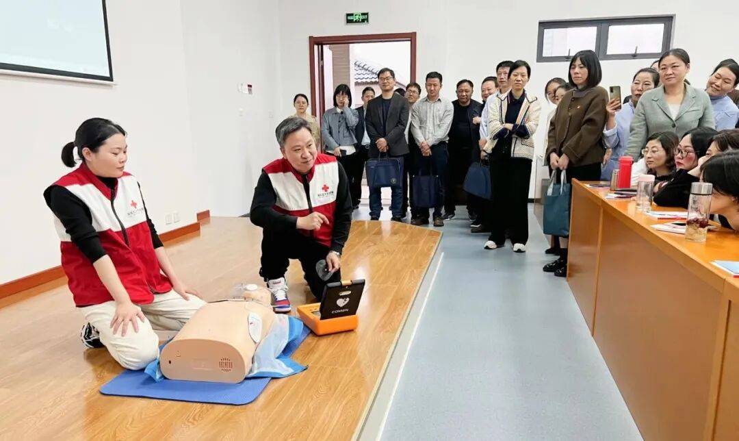 1.4万救护员+89台AED<strong></p>
<p>结算平台虚拟币支付</strong>，随州市红十字会织密“黄金4分钟”生命网