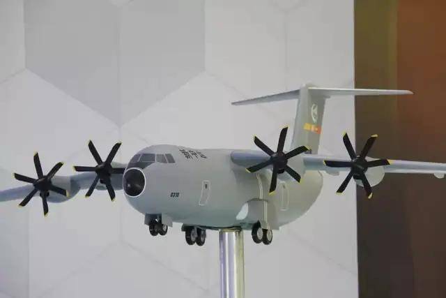 新款中型运输机运-30成功首飞<strong></p>
<p>结算平台虚拟币支付</strong>,网友:要搞AC-130那样的炮艇机?