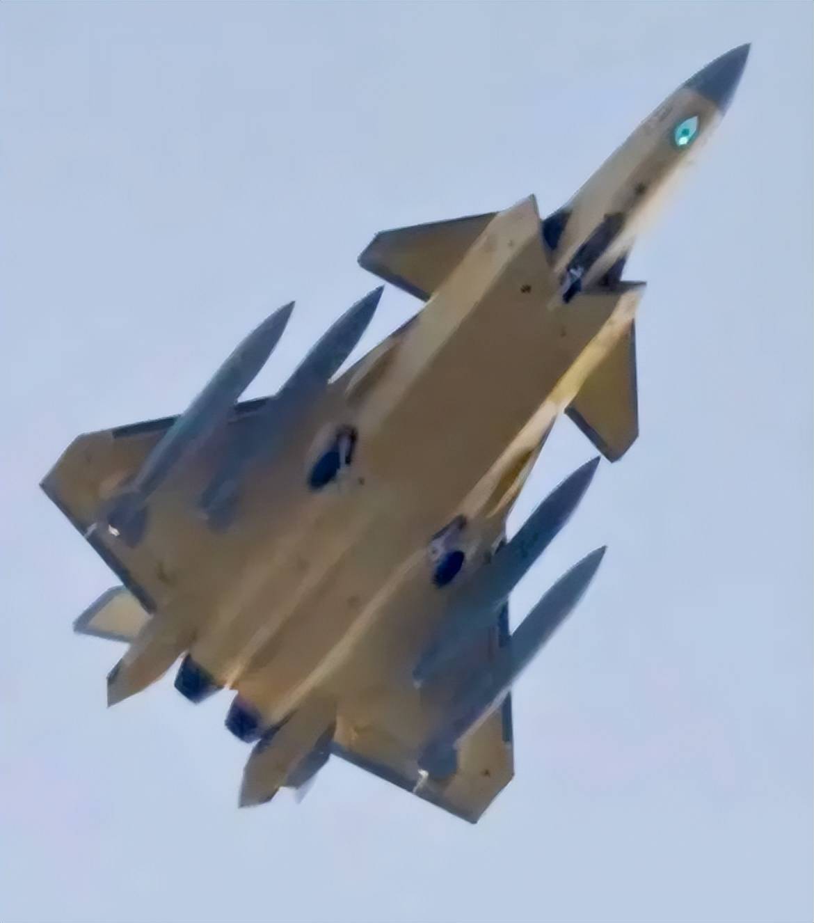 中航官宣：歼-20S具备对地、对海打击能力<strong></p>
<p>uuc虚拟币</strong>，可与无人机协同作战！