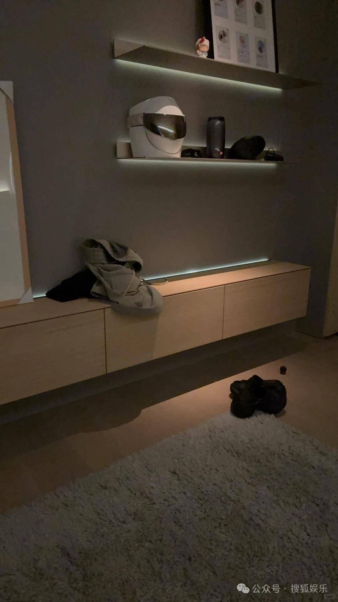 刚开年又曝一对相差15岁的恋情？他这一周两段绯闻真是连环暴击啊<strong></p>
<p>供应链虚拟币</strong>！