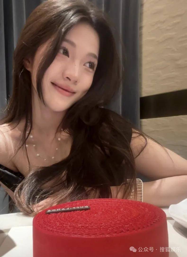 刚开年又曝一对相差15岁的恋情？他这一周两段绯闻真是连环暴击啊<strong></p>
<p>供应链虚拟币</strong>！