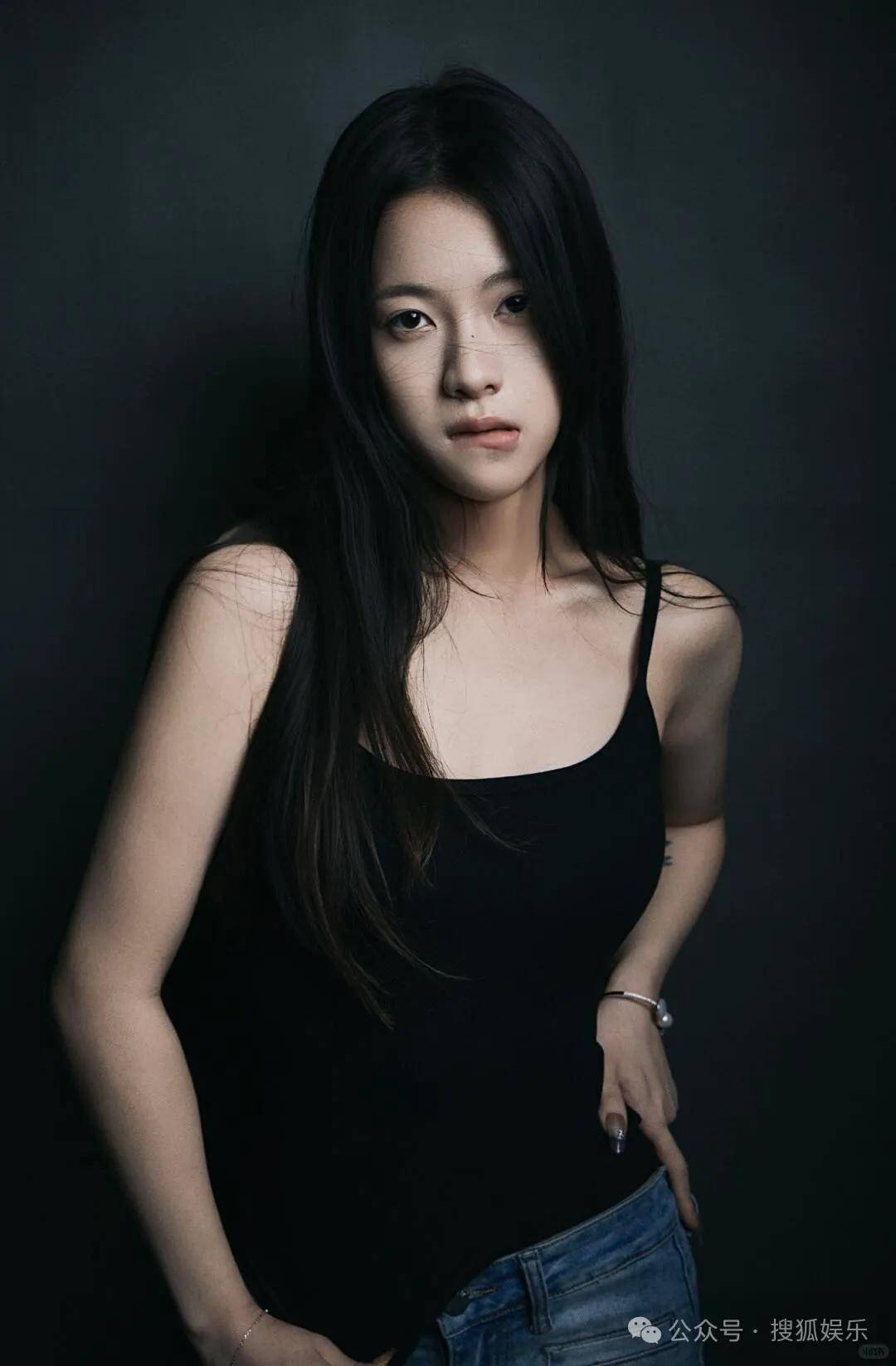 刚开年又曝一对相差15岁的恋情？他这一周两段绯闻真是连环暴击啊<strong></p>
<p>供应链虚拟币</strong>！