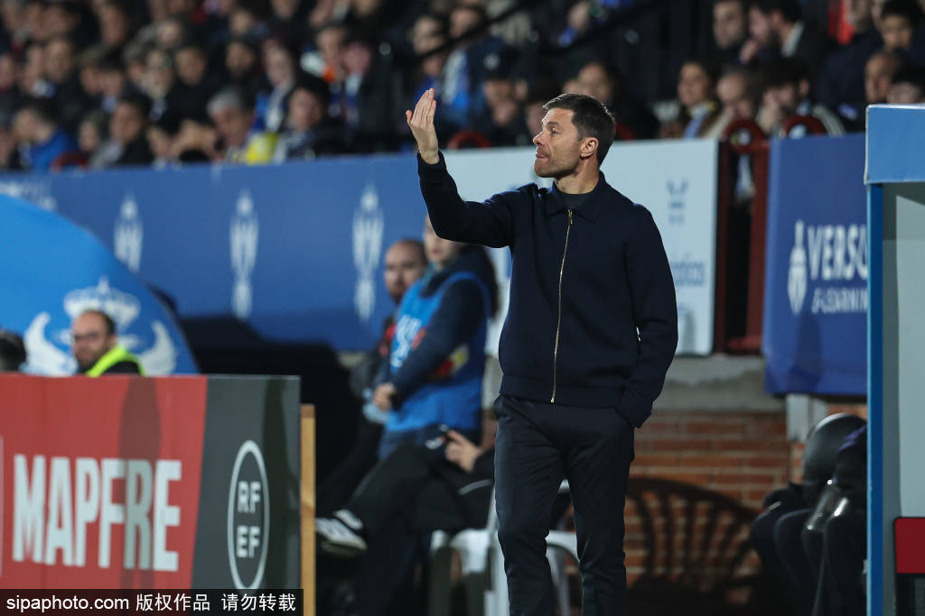 姆巴佩赛后不满：为何他不让队友为巴萨鼓掌？