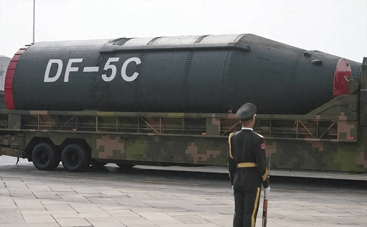美媒点评东风 5C：惊悚！若发射一枚到美国，会酿成怎样的景象？