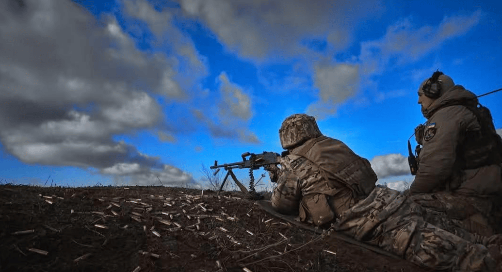 俄军正把乌军吊起来炸<strong></p>
<p>海通网虚拟币</strong>,俄方报仇零时差,一名"北约关键上校"阵亡!