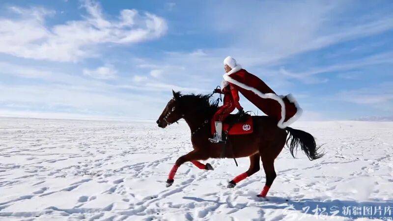 贺娇龙已安葬于昭苏公墓<strong></p>
<p>其他虚拟货币比特币</strong>,其父亲亦葬于此地