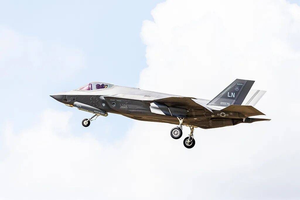 美军最大航母“福特”号停靠希腊<strong></p>
<p>虚拟币区间套利</strong>，650个厕所坏了近9成，舰员上厕所排队要四五十分钟