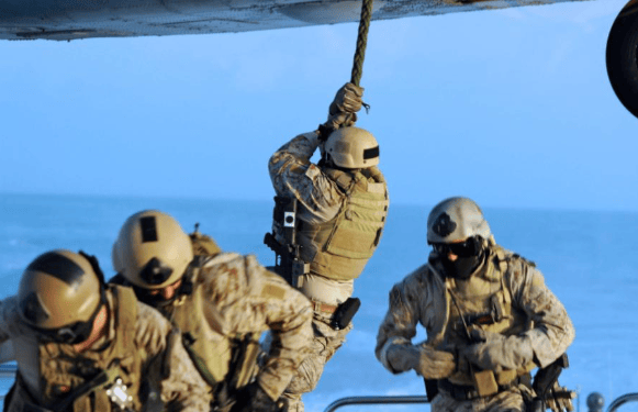 2500名美军杀进霍尔木兹海峡<strong></p>
<p>虚拟币盘界</strong>，却连油轮都不敢护送！伊朗这招太狠了