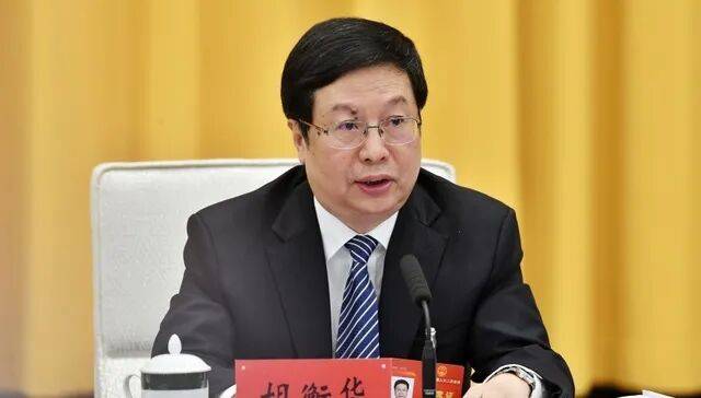 重庆市市长胡衡华被查：曾和易炼红“搭班子”，4天前最后一次露面