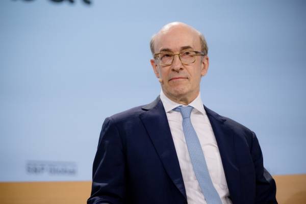 哈佛大学教授罗格夫:人民币将在未来5年内成为储备货币,投资者会热情响应